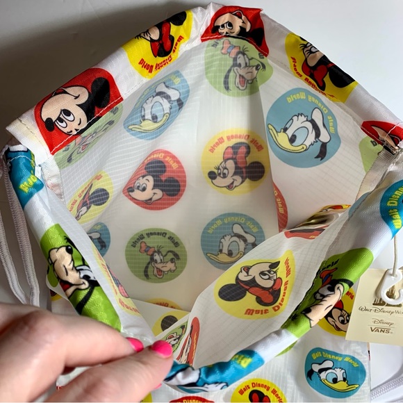 NWT. Vans Disney Cinch Bag By Vans - Mickey And Friends. - Picture 11 of 12